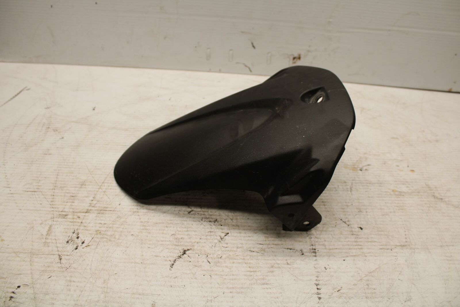 11-17 SUZUKI GSXR750 REAR BACK WHEEL TIRE HUGGER FENDER 63114-14J01 BB306