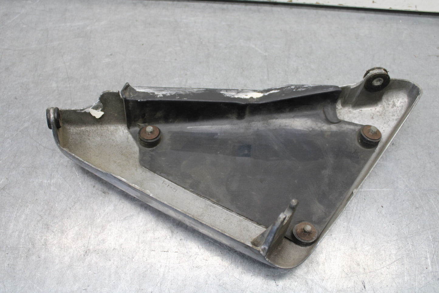 82-83 YAMAHA MAXIM 750 LEFT FRAME COVER COWL BB671