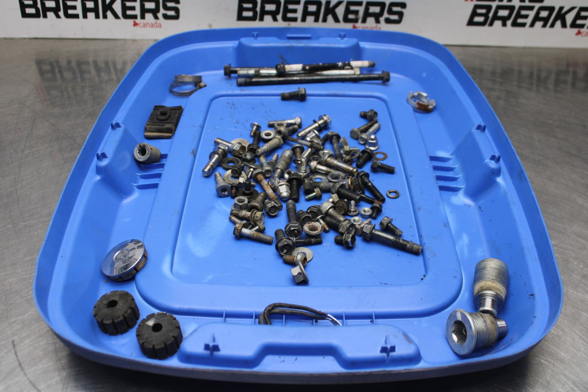 09 HONDA SHADOW 750 VT750 C2 MOUNTING BOLTS HARDWARE MOTOR SCREWS BB809