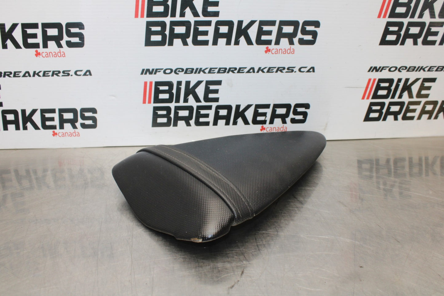 07-08 KAWASAKI NINJA ZX6R REAR BACK PASSENGER TANDEM SEAT PAD SADDLE  BB203