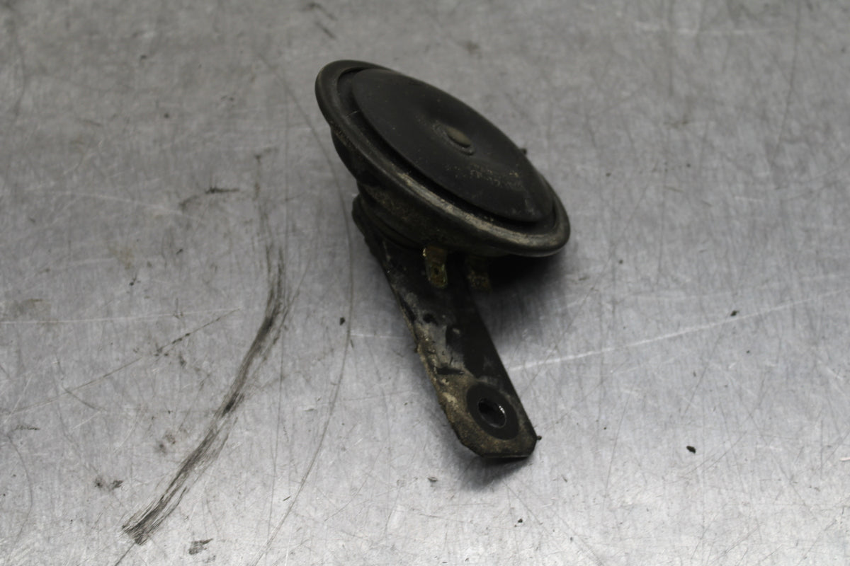 03-04 TRIUMPH DAYTONA 600 HORN SIGNAL BB745