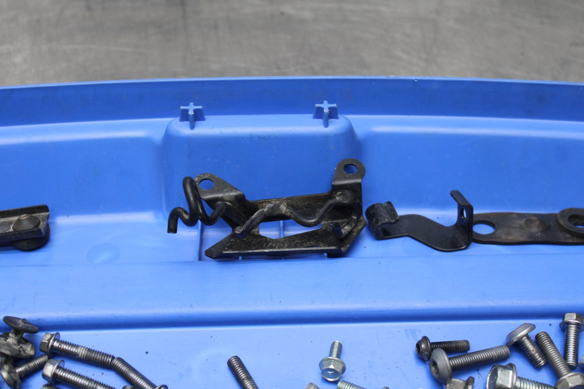 24 KAWASAKI NINJA 500 ABS MOUNTING BOLTS HARDWARE MOTOR SCREWS BB818