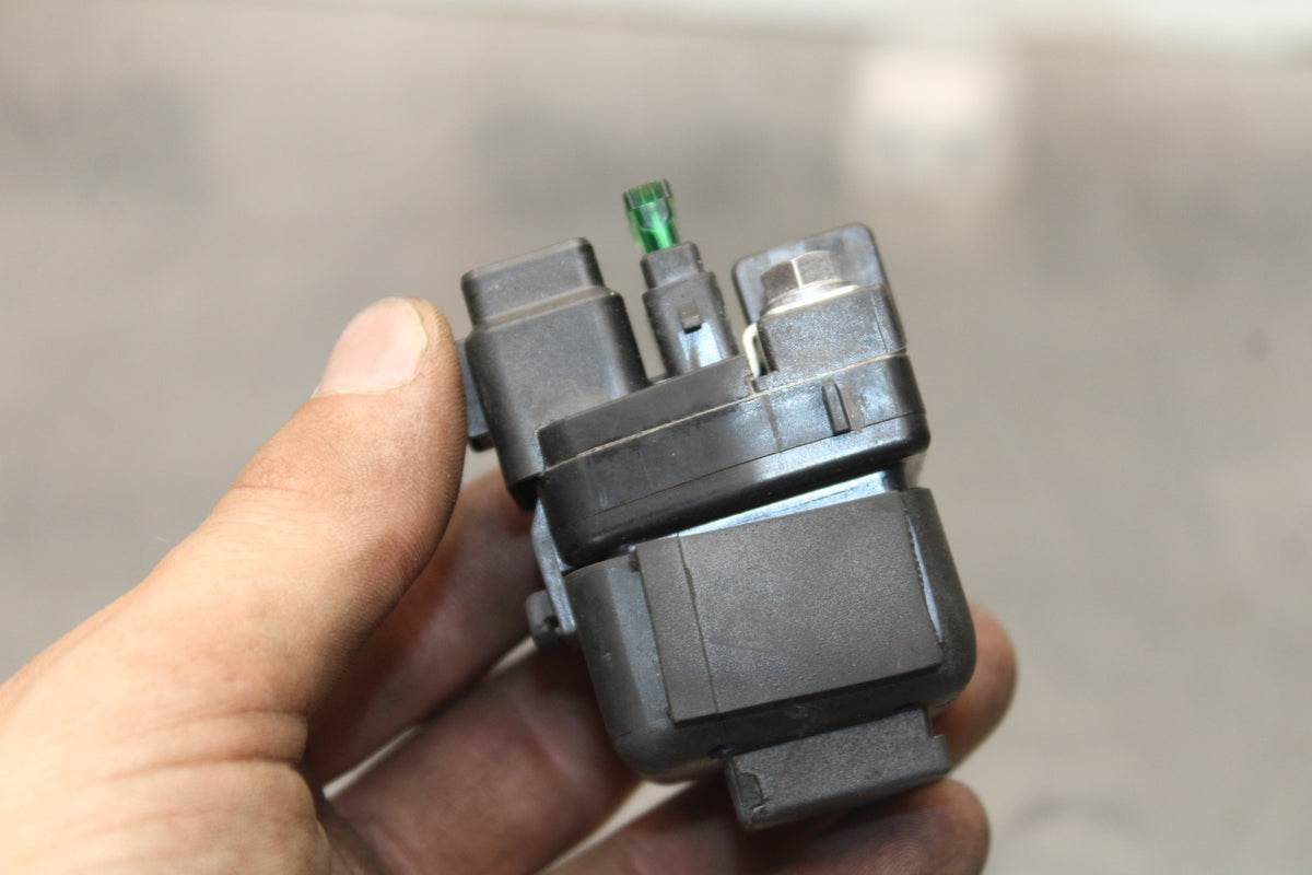 12 TRIUMPH STREET TRIPLE R ENGINE STARTER RELAY STARTING MOTOR SWITCH BB914