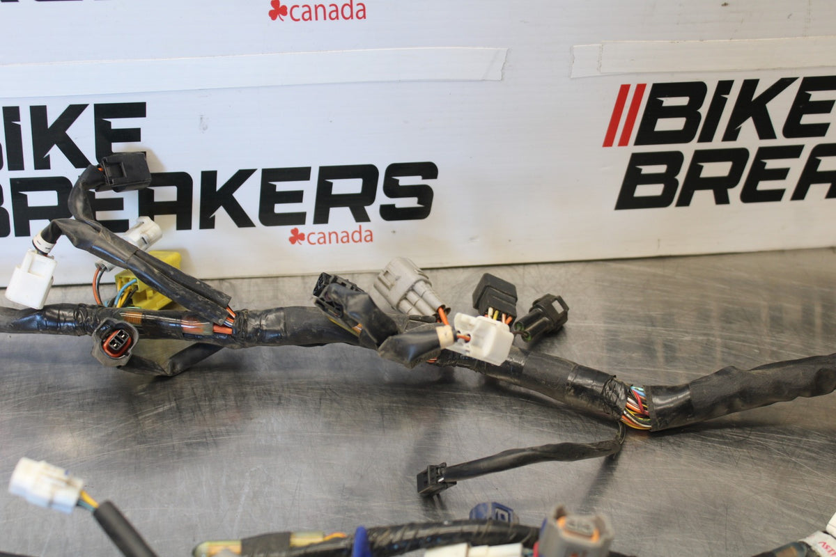 18 SUZUKI GSXR750 MAIN ENGINE WIRING HARNESS MOTOR WIRE LOOM BB891