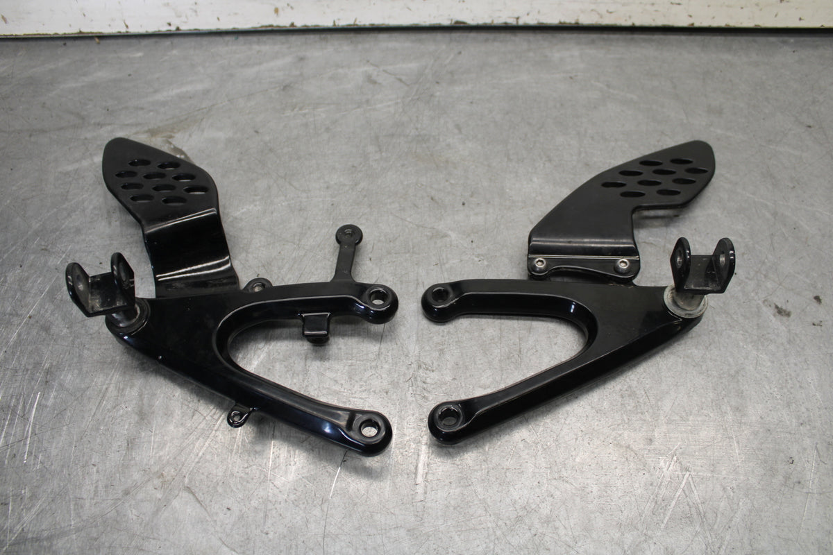 04-06 YAMAHA YZF R1 BLACK POWDER COATED LEFT RIGHT REARSET REAR SET BB659 