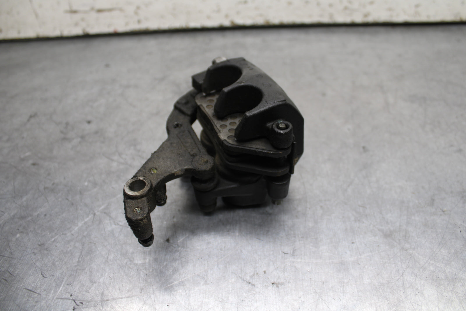 15-16 HONDA CB300F RIGHT FRONT BRAKE CALIPER BB740