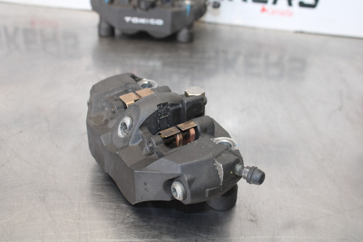 06-07 SUZUKI GSXR 600 RIGHT LEFT FRONT BRAKE CALIPER SET PAIR CALIPERS BB170
