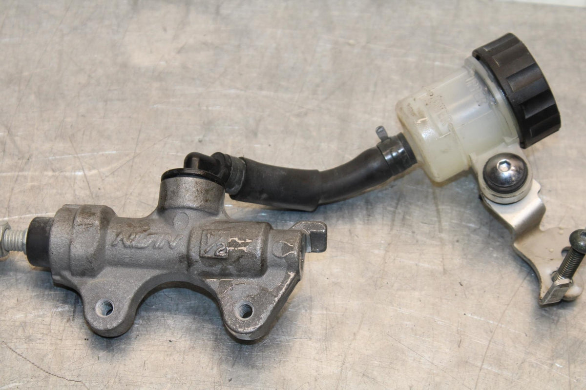 2006 Yamaha YZF R6 REAR BRAKE MASTER CYLINDER W RESERVOIR 2C0-2583V-00-00 BB560
