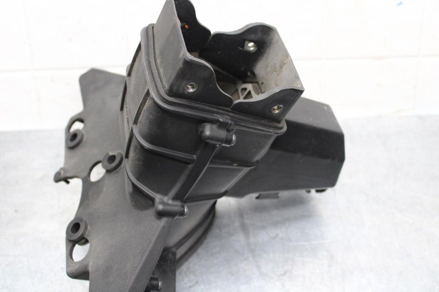 2011 Kawasaki Ninja ZX6R ZX600R RAM AIR INTAKE TUBE DUCT 39045-0039 BB587