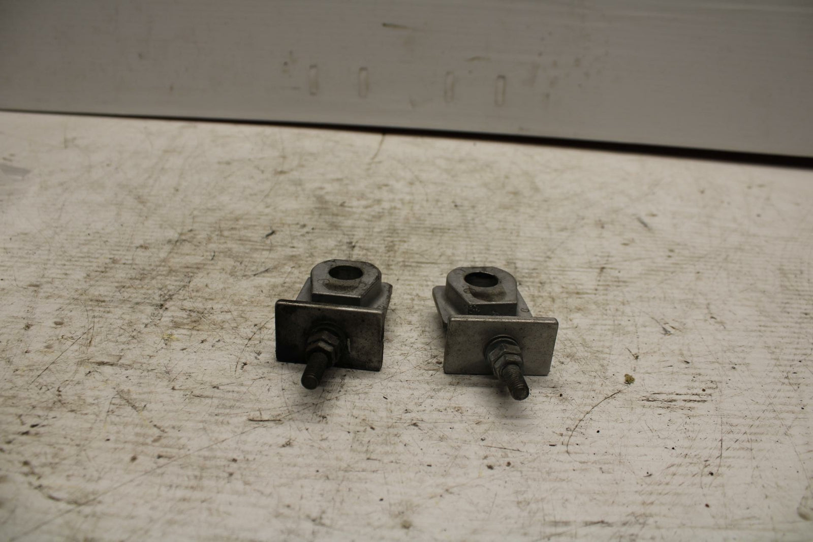 90-07 KAWASAKI ZZR 250 REAR AXLE BACK WHEEL RIM PIVOT BOLT AXEL BB298