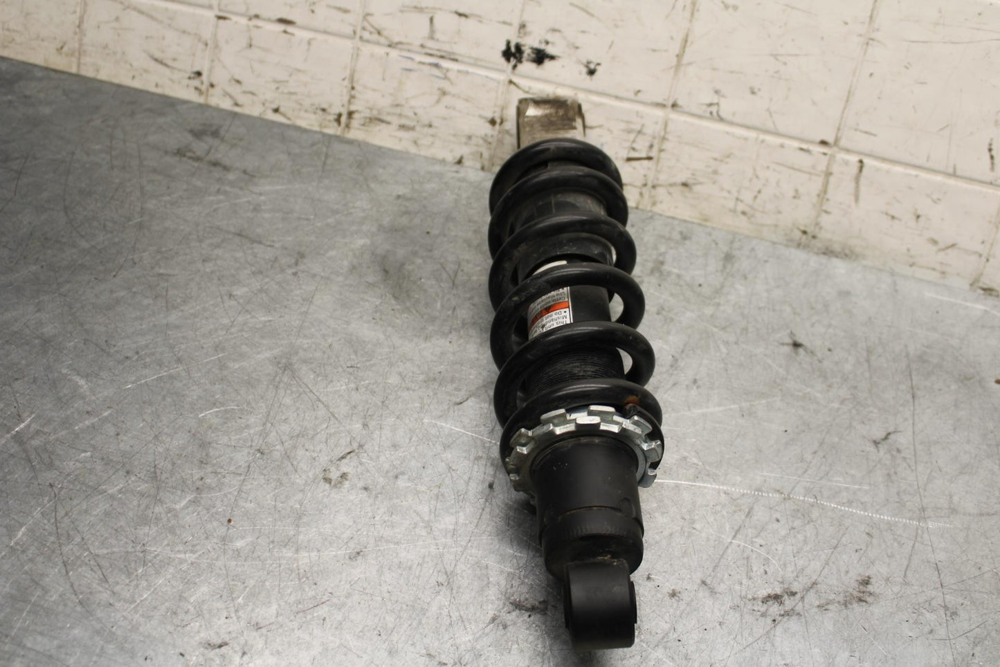 17 KAWASAKI Z900 ZR900 REAR BACK SHOCK ABSORBER SUSPENSION 45014-0569-21 BB549