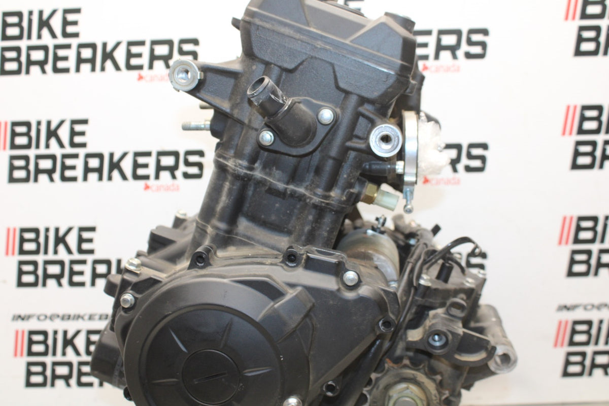23 YAMAHA YZF R3 ENGINE MOTOR BB806