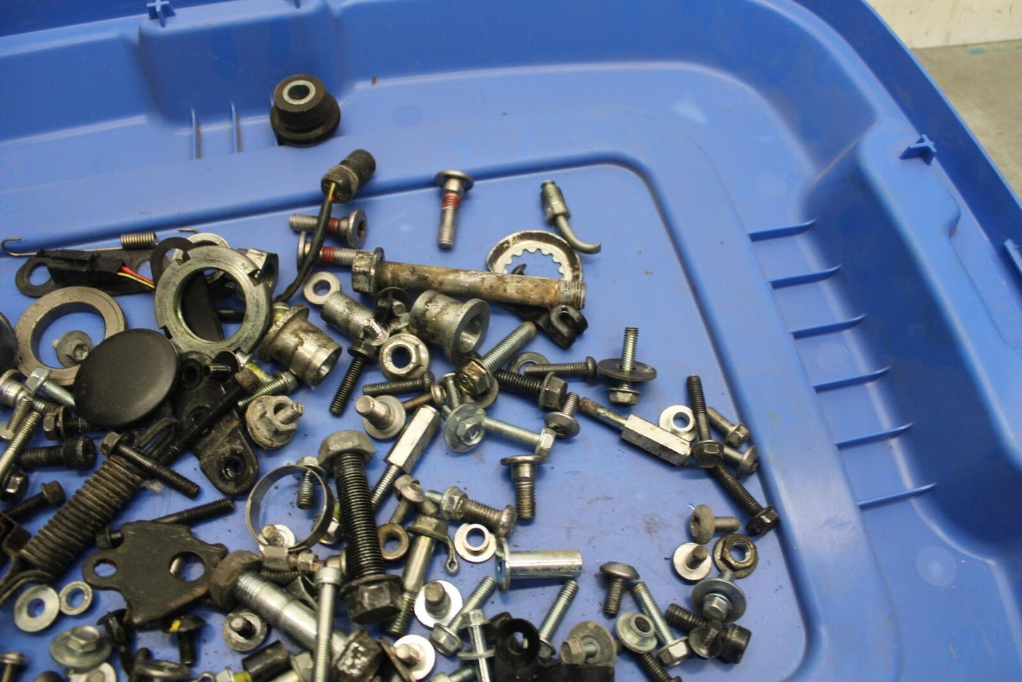 2013 Kawasaki Ninja 300 LEFTOVER  MOUNTING BOLTS HARDWARE MOTOR SCREWS BB518