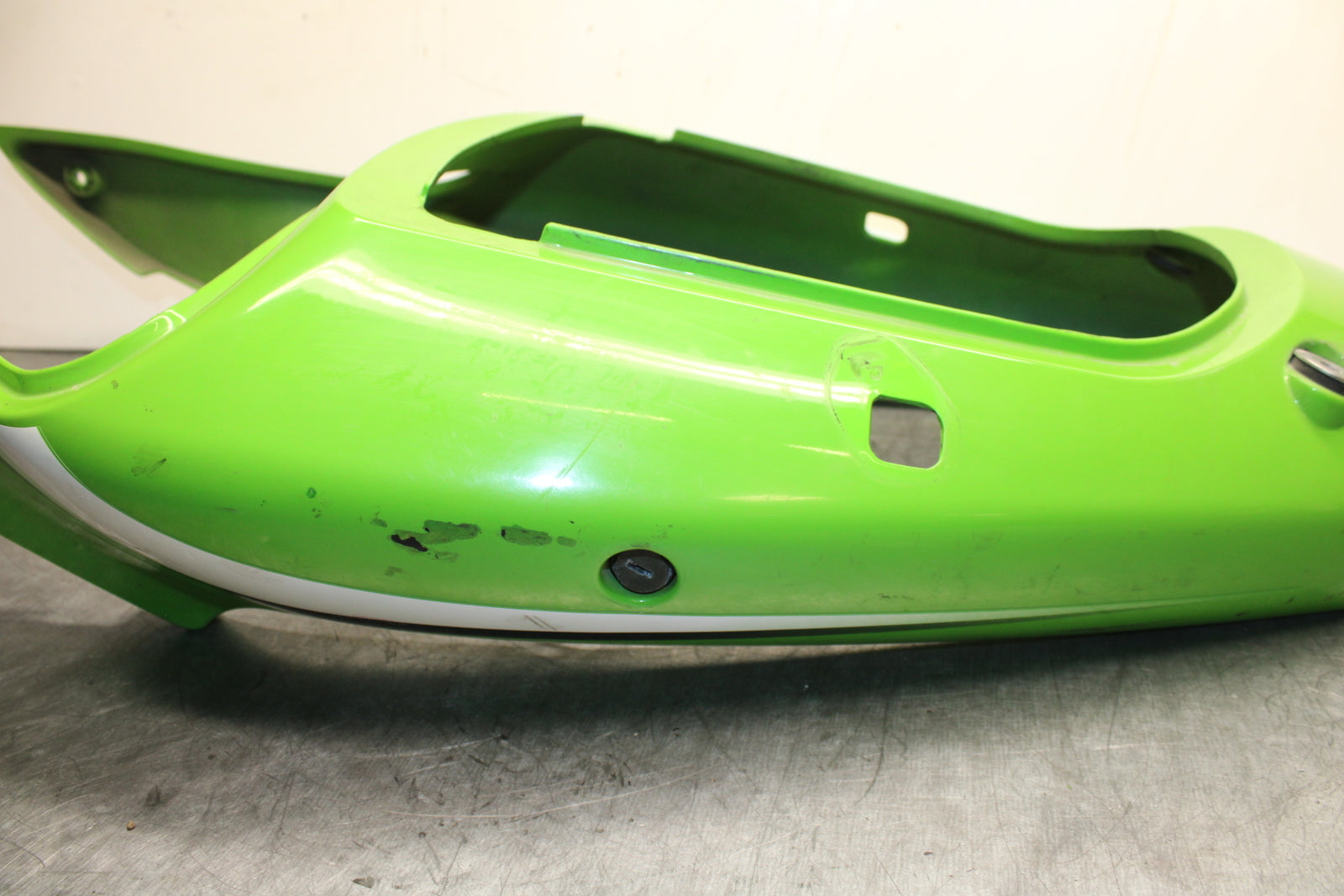 00-02 KAWASAKI NINJA ZX6R REAR BACK TAIL FAIRING COWL SHROUD BB750