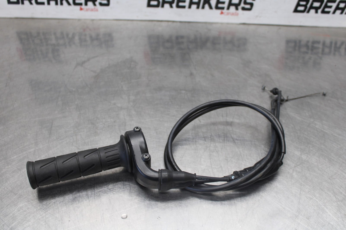 23 KAWASAKI Z900RS THROTTLE CABLES LINES & HOUSING BB935
