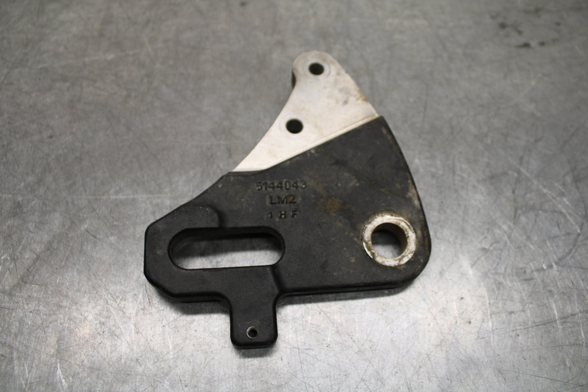 22-24 INDIAN CHIEF BOBBER DARK HORSE REAR BRAKE CALIPER HANGER MOUNTING  BB717