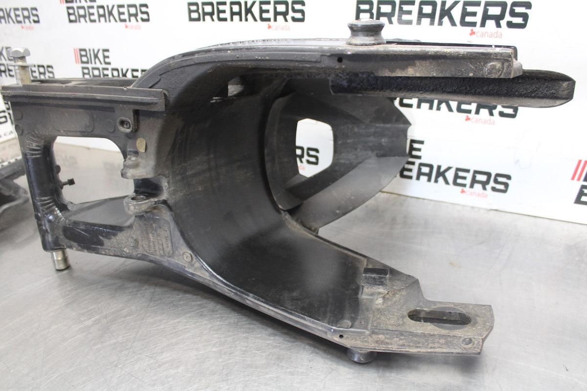 17-20 BMW S1000R REAR SWINGARM BACK SUSPENSION SWING ARM BB909