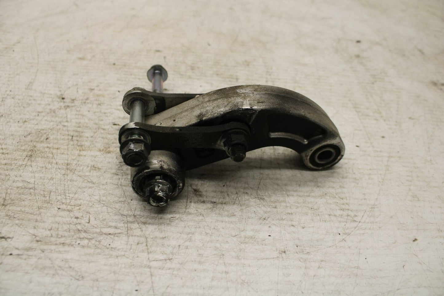 15 YAMAHA FZ09 REAR DOGBONE SHOCK LINKAGE LINK BB367