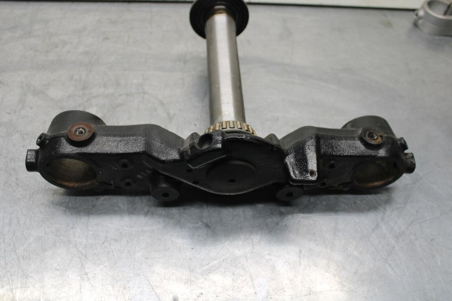 03-08 KAWASAKI VULCAN 1600 FRONT FORKS CLAMP LOWER TRIPLE TREE STEM BB616