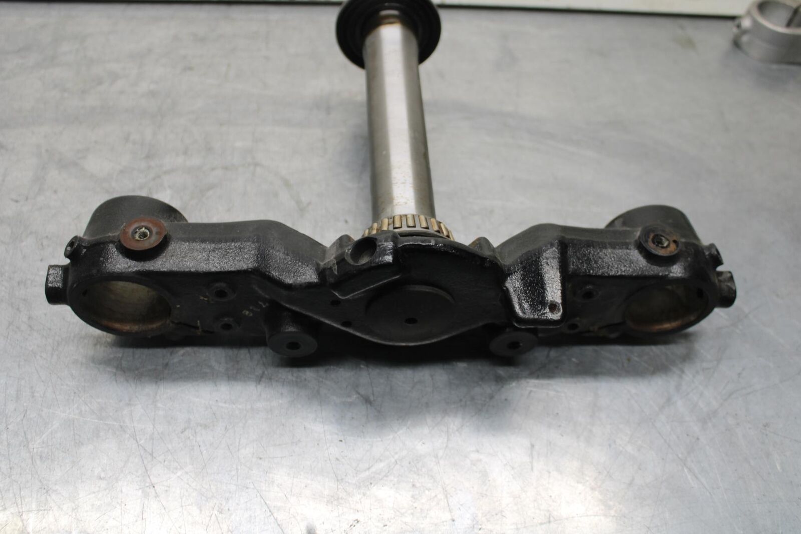 03-08 KAWASAKI VULCAN 1600 FRONT FORKS CLAMP LOWER TRIPLE TREE STEM BB616