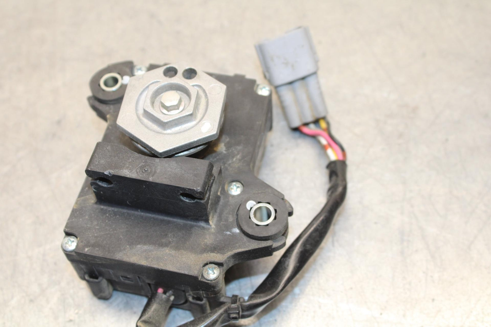 11-23 SUZUKI GSXR 750 EXHAUST VALVE SERVO MOTOR BB630
