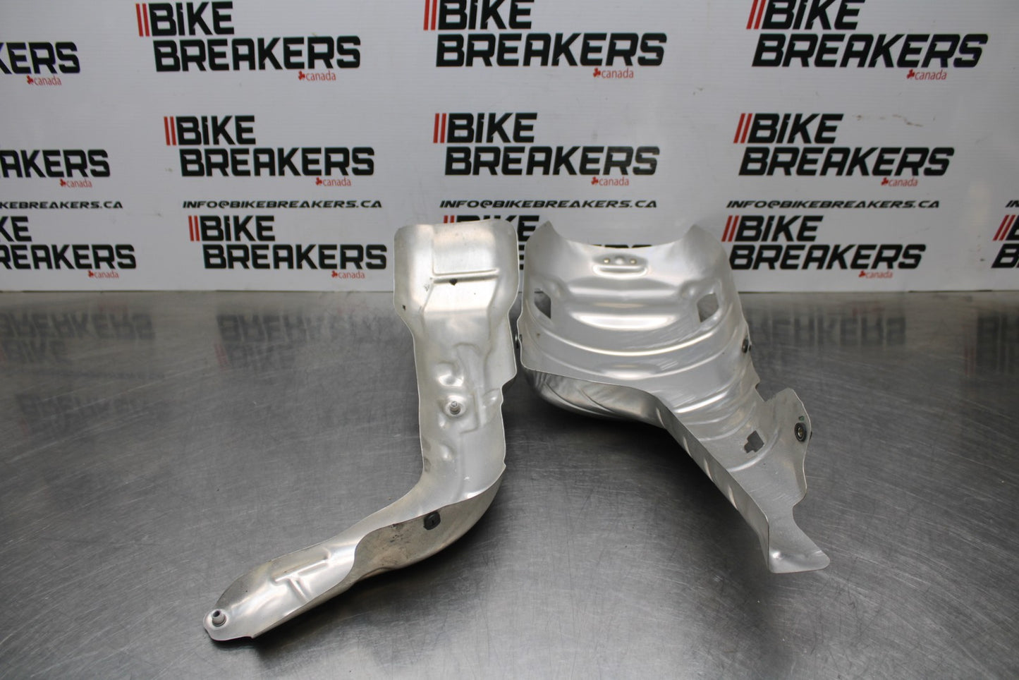 13-24 HONDA CBR600RR MUFFLER EXHAUST PIPE COVER HEAT SHIELD GUARD BB772