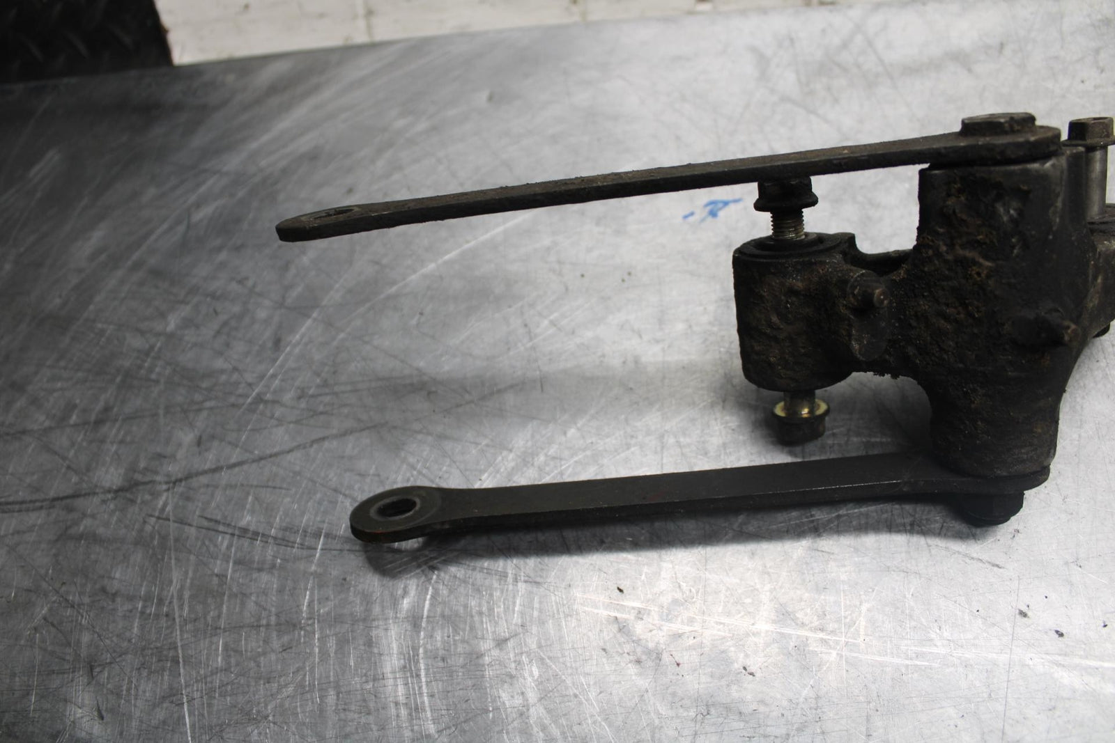 2003 Kawasaki Z1000 REAR DOGBONE SHOCK LINKAGE LINK 39007-1302 BB35