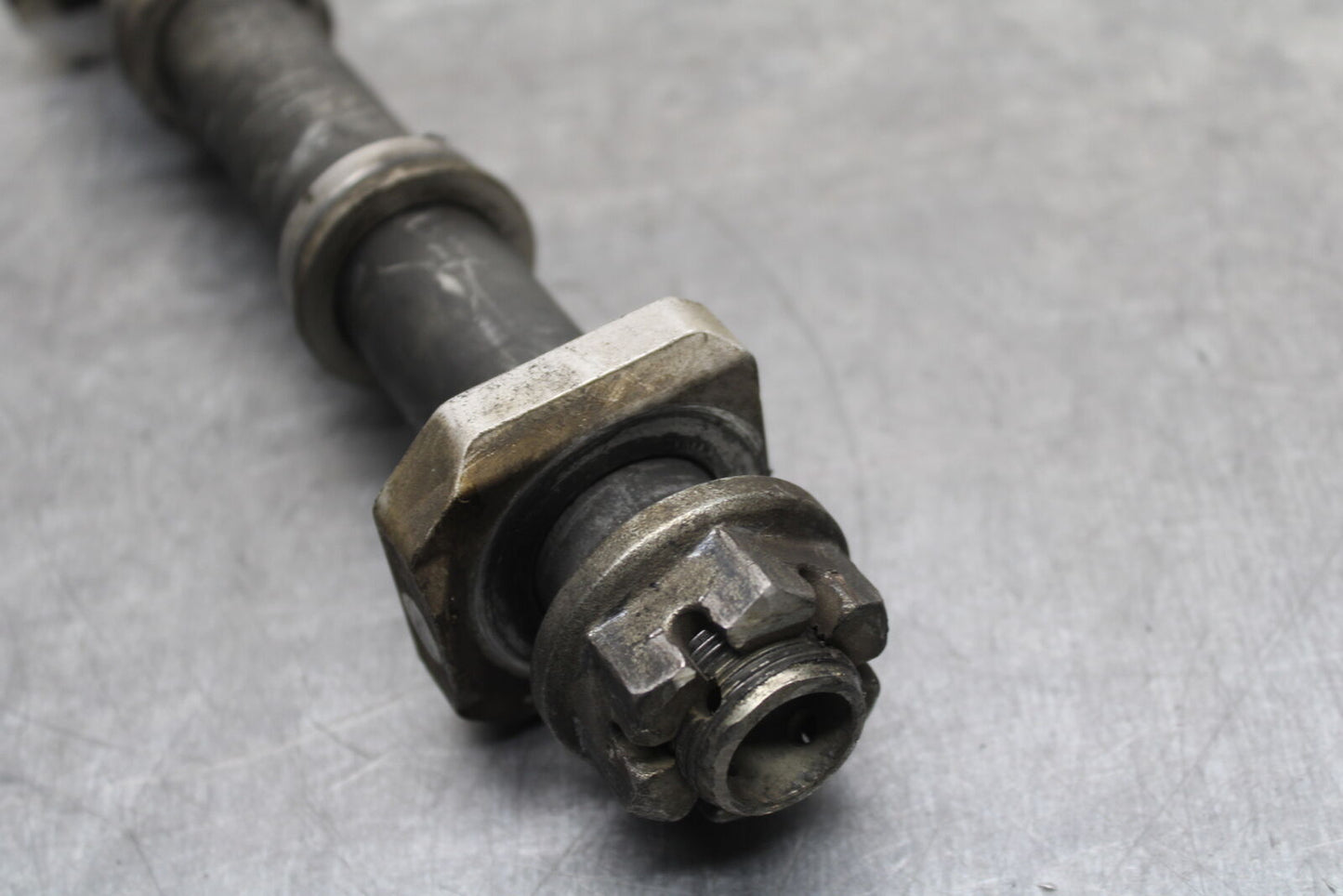 06-07 SUZUKI GSXR 600 REAR AXLE BACK WHEEL RIM PIVOT BOLT AXEL BB737