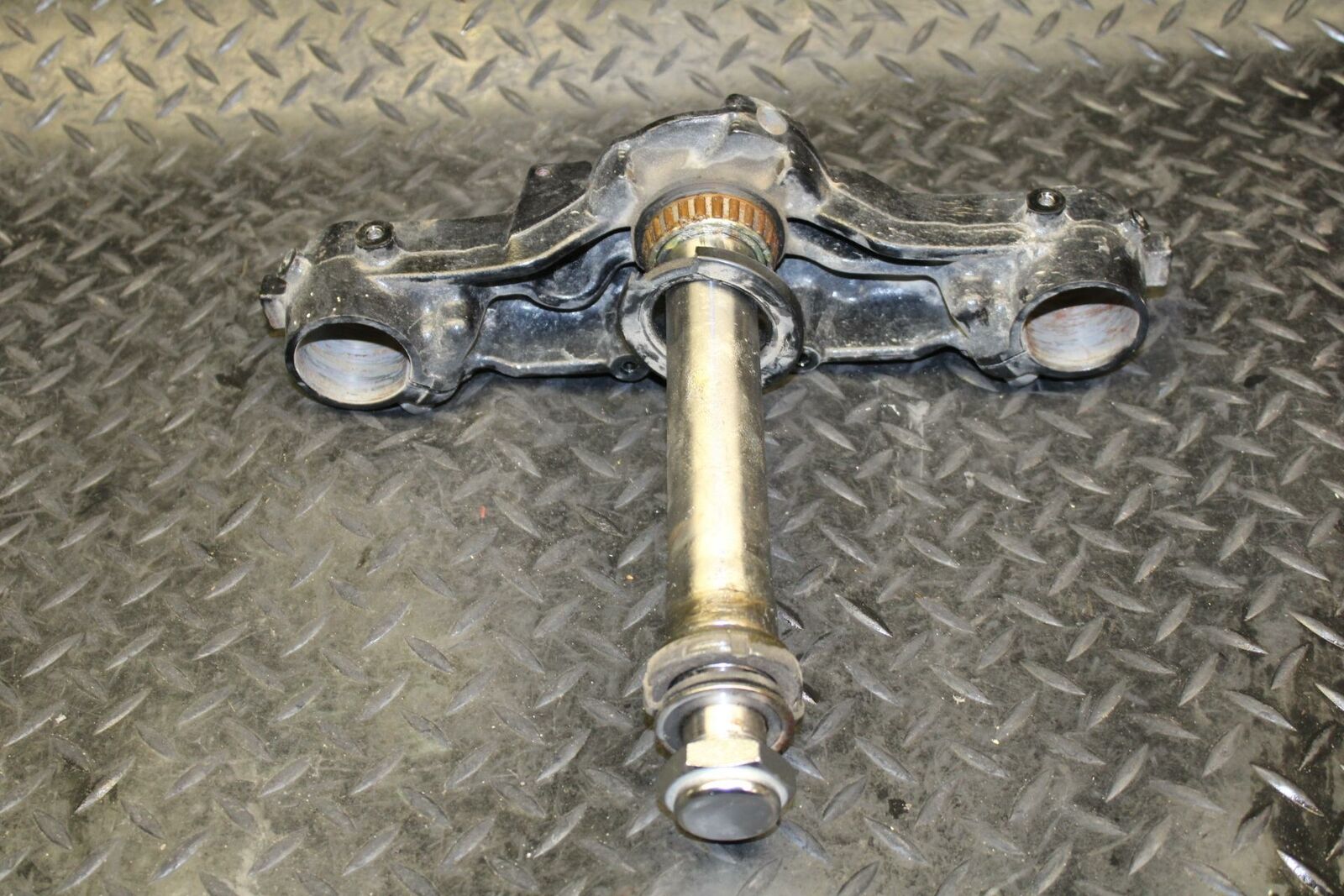 03-08 KAWASAKI VULCAN 1600 FRONT FORKS CLAMP LOWER TRIPLE TREE STEM  BB193