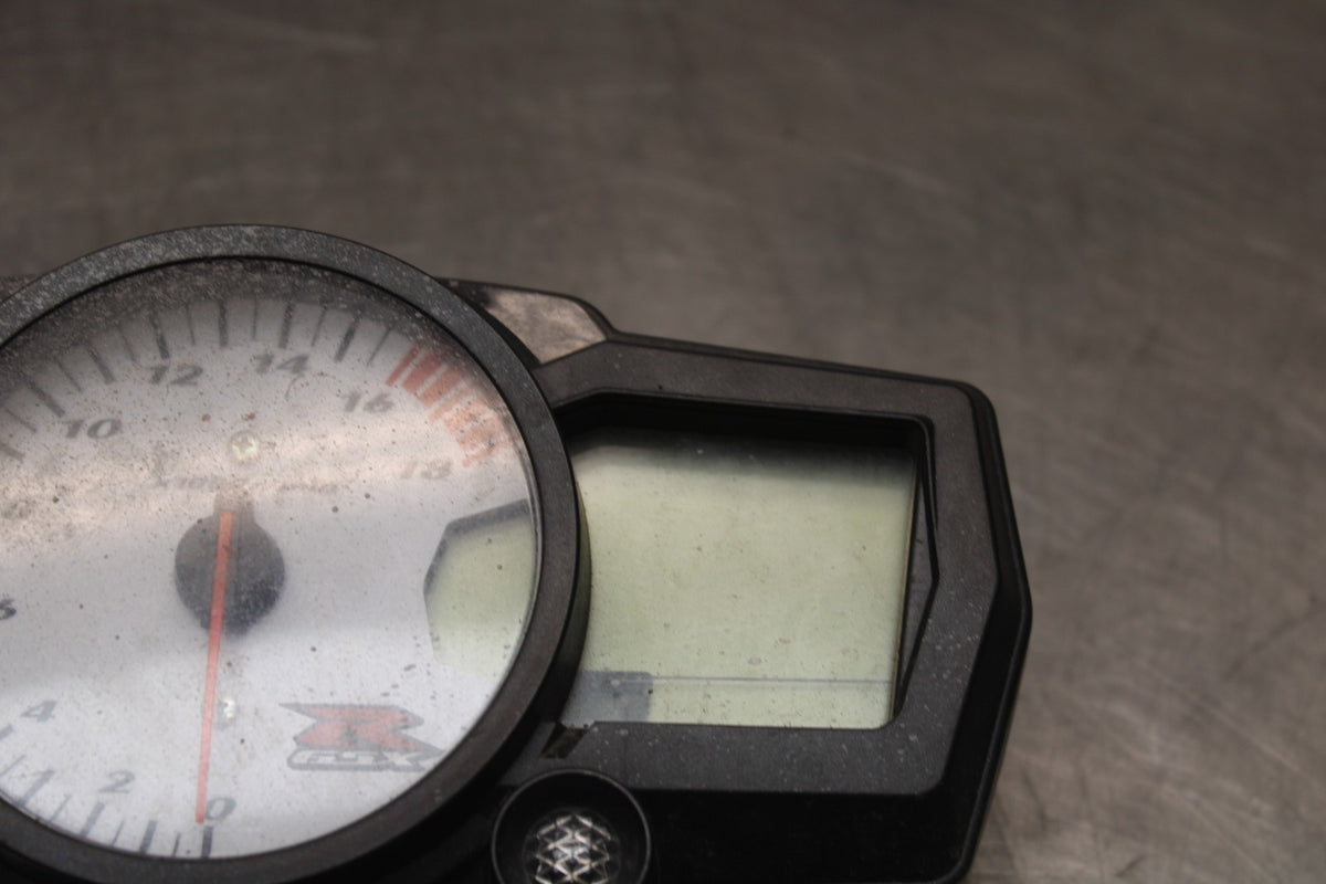 06-07 SUZUKI GSXR600 SPEEDO GAUGES DISPLAY CLUSTER SPEEDOMETER TACHOMETER BB836