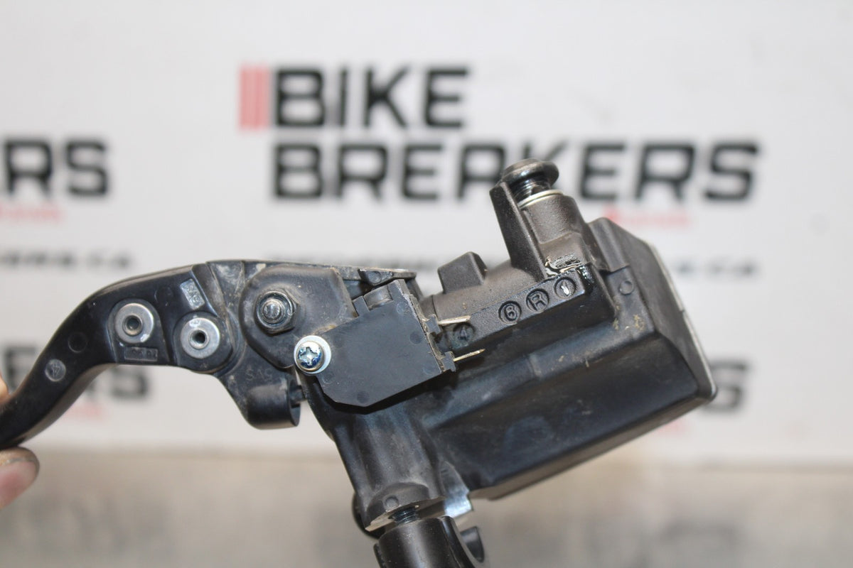 16 YAMAHA XSR900 FRONT BRAKE MASTER CYLINDER w/ LEVER BB786