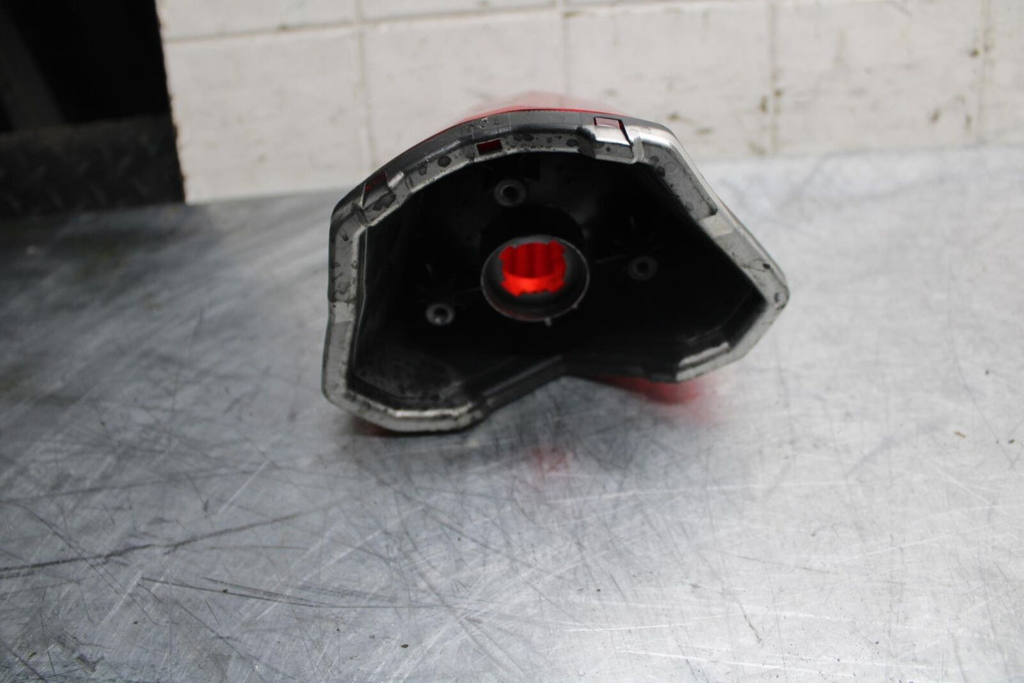 2010 Yamaha FZ6R REAR TAIL TAILLIGHT BACK BRAKE LIGHT BB07