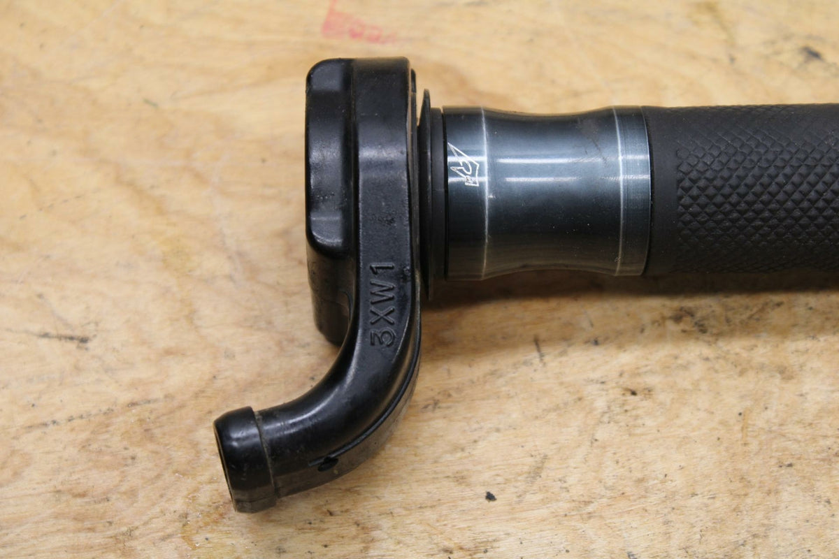 07-08 YAMAHA YZF R1 THROTTLE CABLE LINE HOUSING GUIDE BB337