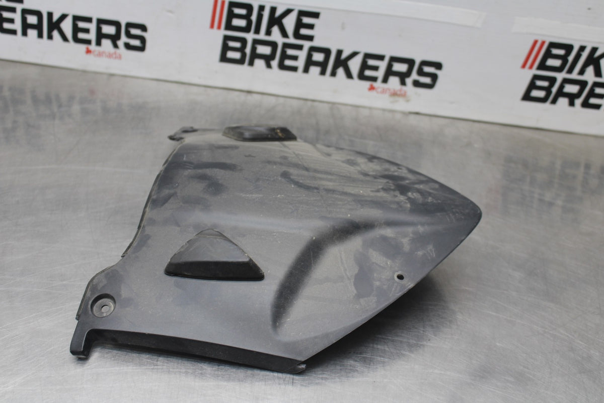 09 KAWASAKI CONCOURS 14 ZG1400B LOWER FRONT UPPER INNER HEADLIGHT FAIRING BB875