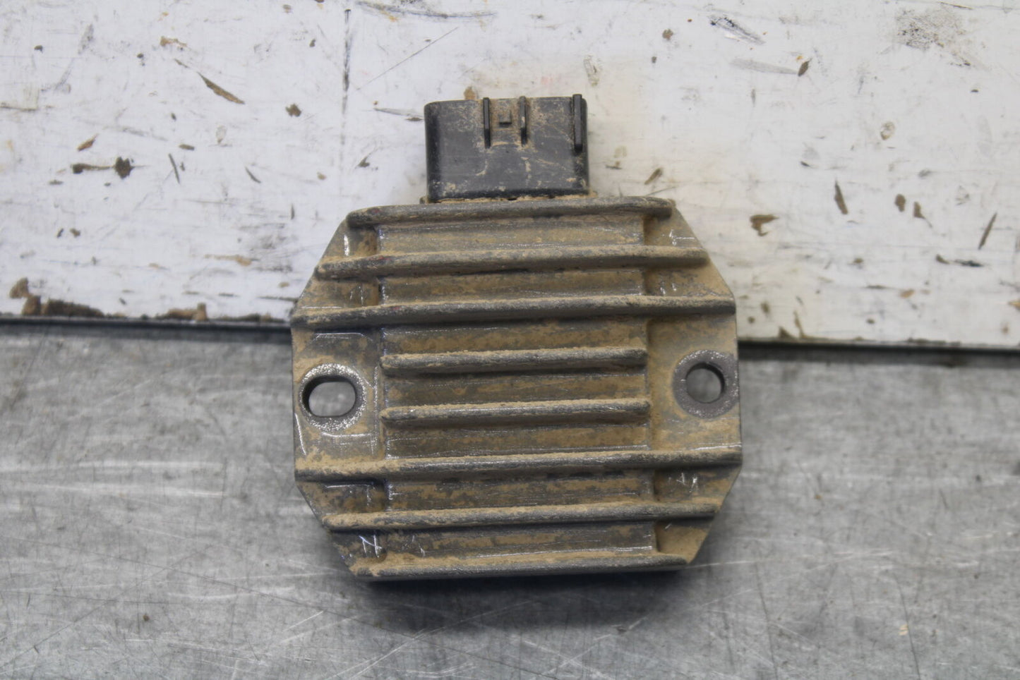 2004 Yamaha Raptor 660R YFM660R RECTIFIER VOLTAGE REGULATOR BB695