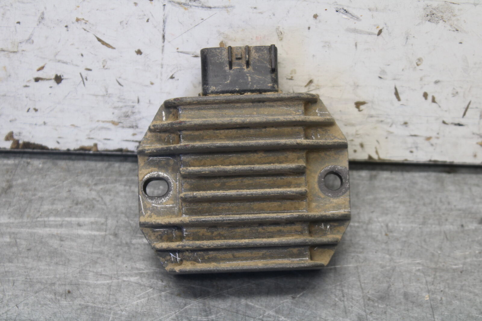 2004 Yamaha Raptor 660R YFM660R RECTIFIER VOLTAGE REGULATOR BB695