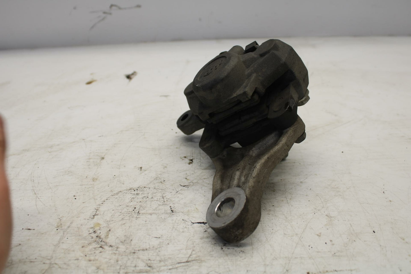 04-09 SUZUKI GS500F REAR BACK BRAKE CALIPER W MOUNT BRACKET BB261