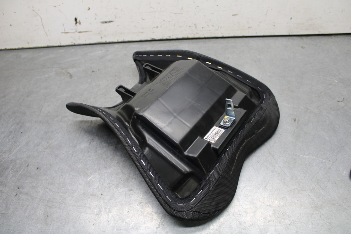 18-23 KAWASAKI NINJA 400 FRONT DRIVERS SEAT PAD SADDLE PILLION BB660