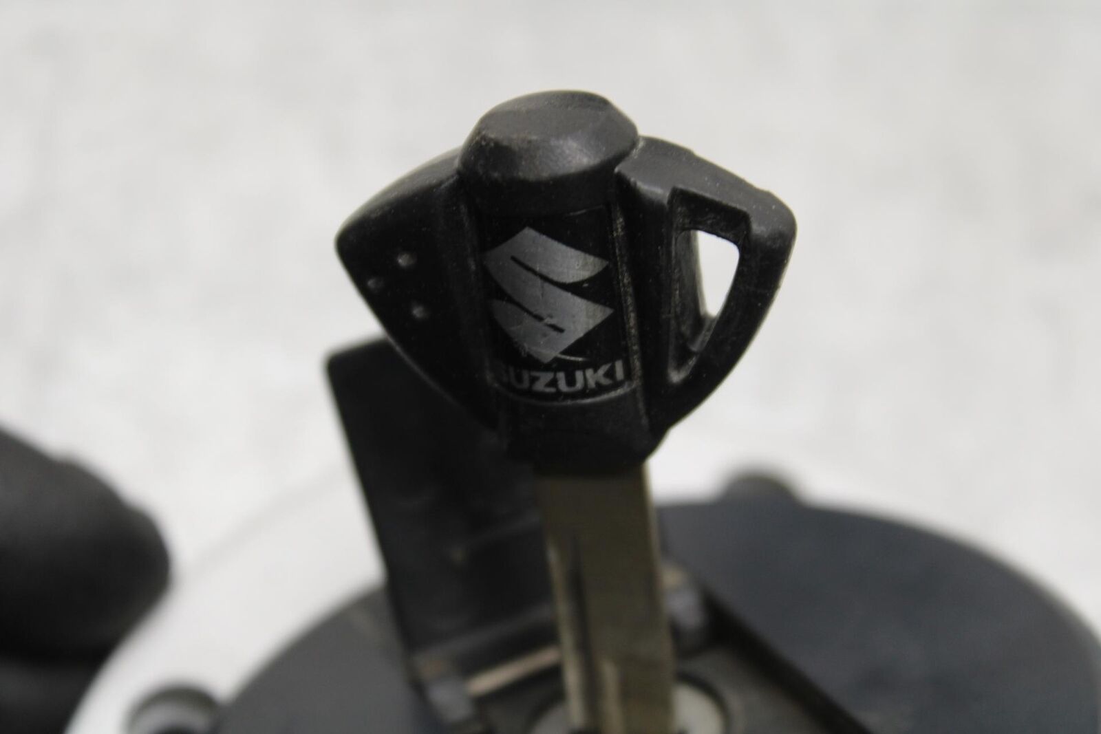 2015 Suzuki GSXR750 IGNITION LOCK KEY SET W/ GAS CAP AND SEAT LOCK BB595