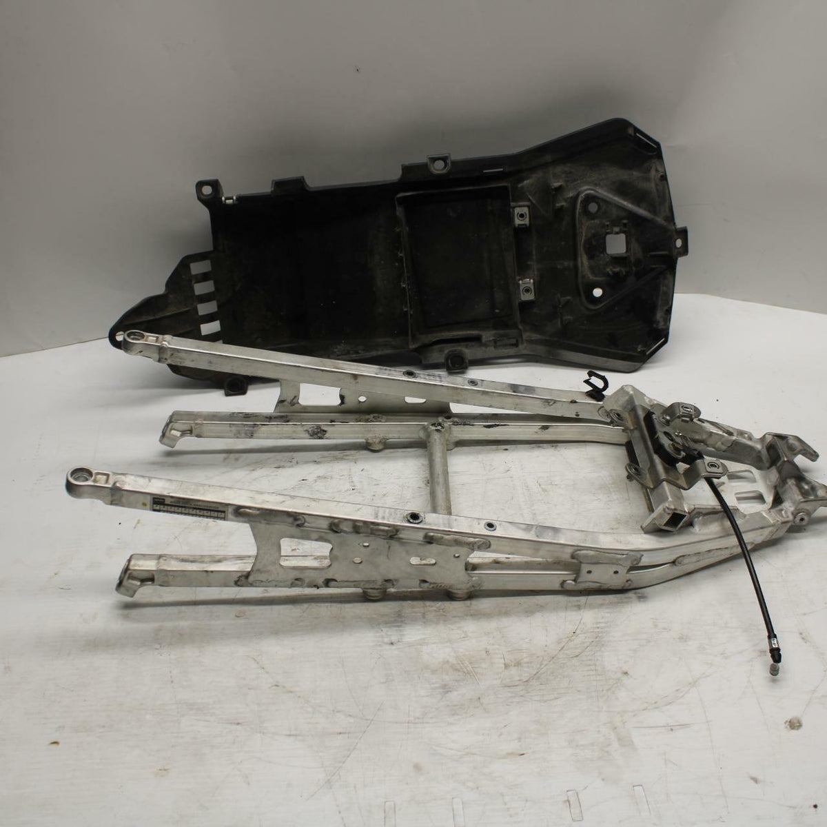 10-11 APRILIA RSV4 REAR SUBFRAME BACK SUB FRAME W UNDER TRAY  BB268