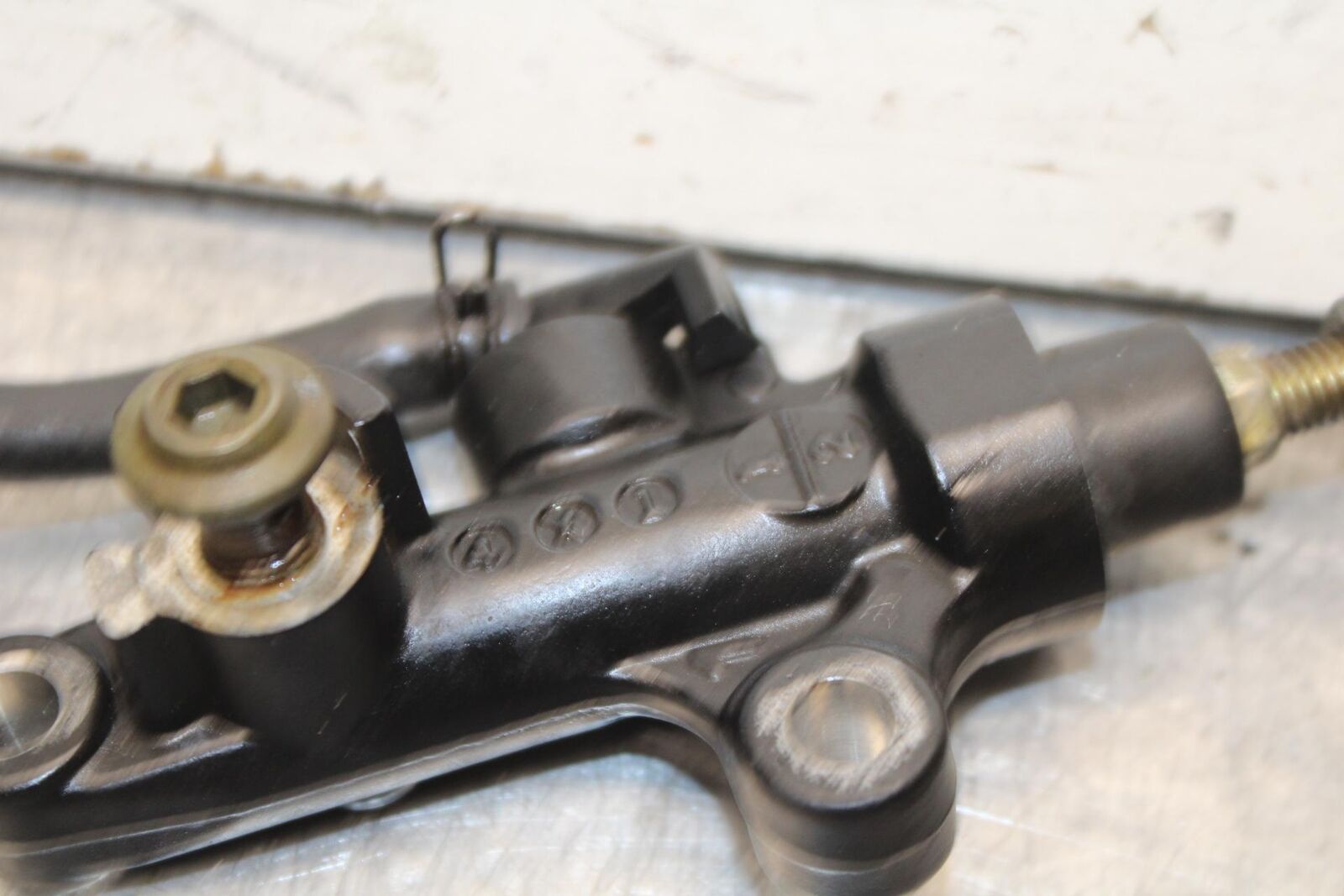 05 YAMAHA YZF R6S BREMBO REAR BACK BRAKE MASTER CYLINDER W RESERVOIR BB95