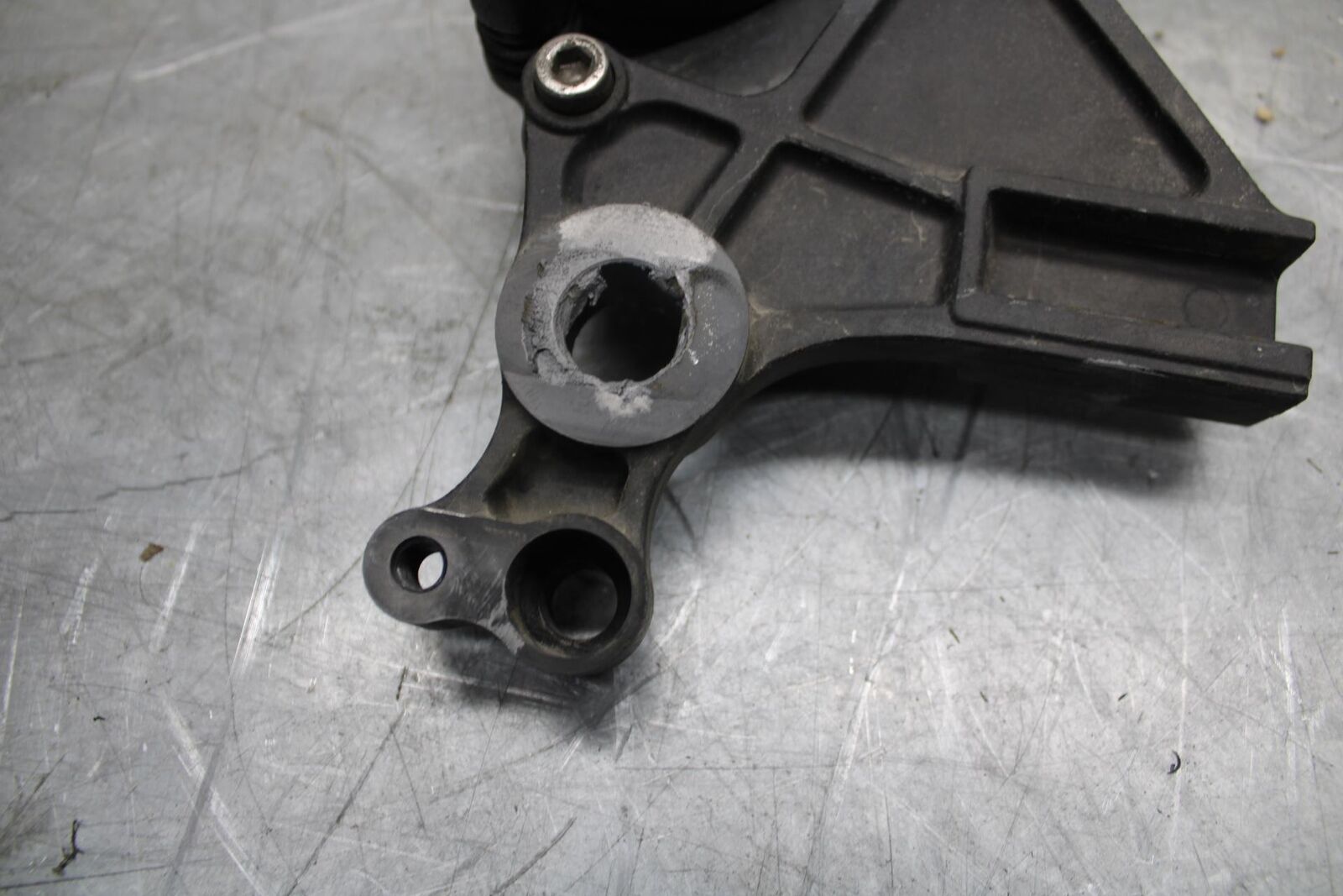 12-17 KAWASAKI NINJA 650 REAR BACK BRAKE CALIPER W MOUNT BRACKET 43034-0037 BB47