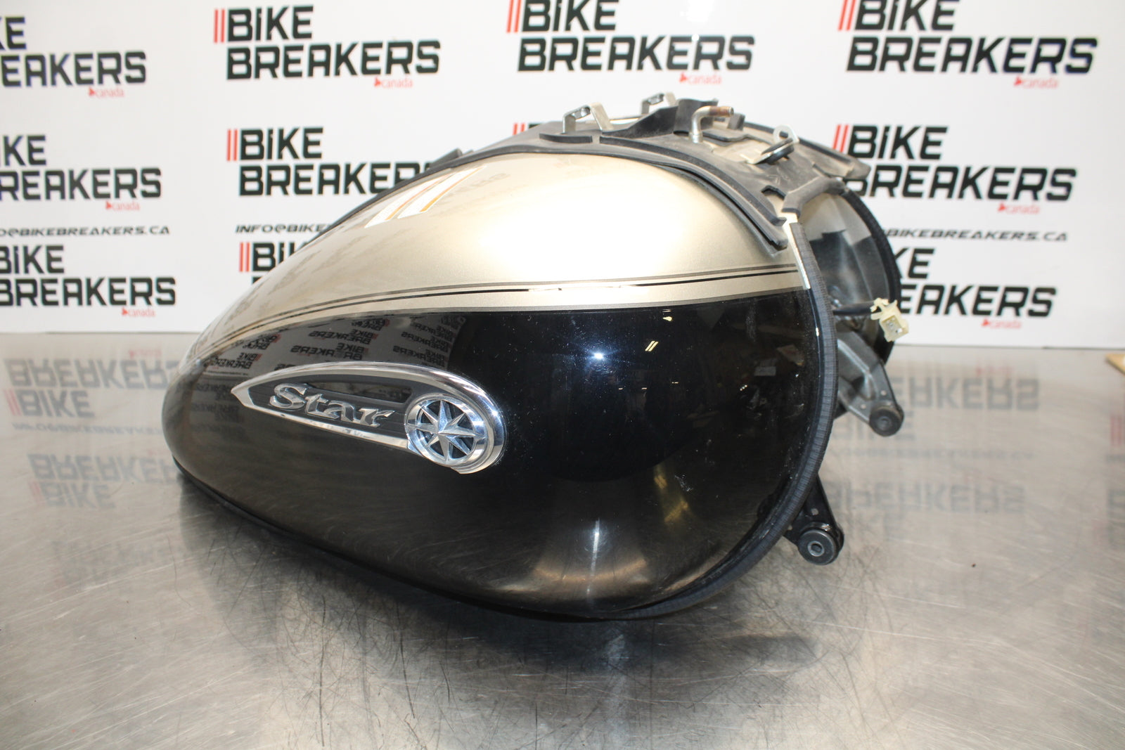 09 YAMAHA ROYAL STAR XVZ1300TF VENTURE GAS TANK FUEL PETROL RESERVOIR BB151