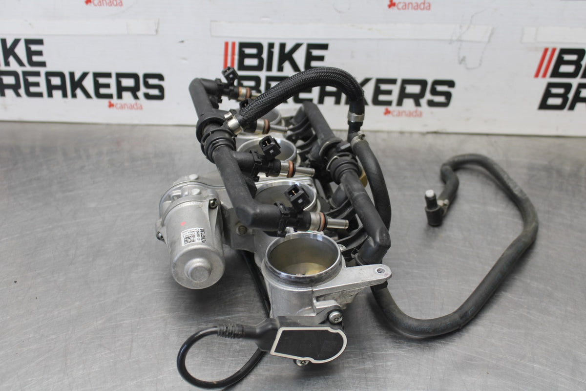 17-20 BMW S1000R FUEL INJECTORS / THROTTLE BODIES BB909