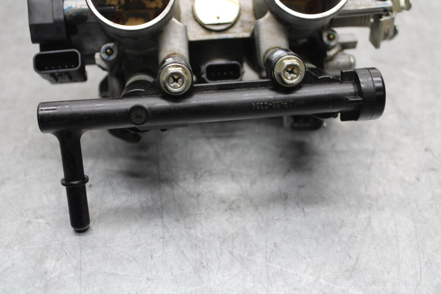 19 YAMAHA YZF R3 MAIN FUEL INJECTORS / THROTTLE BODIES BB56