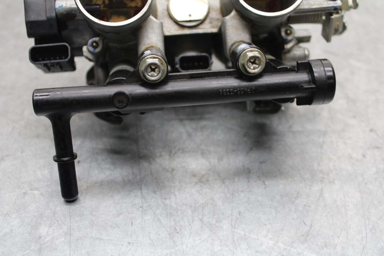 19 YAMAHA YZF R3 MAIN FUEL INJECTORS / THROTTLE BODIES BB56