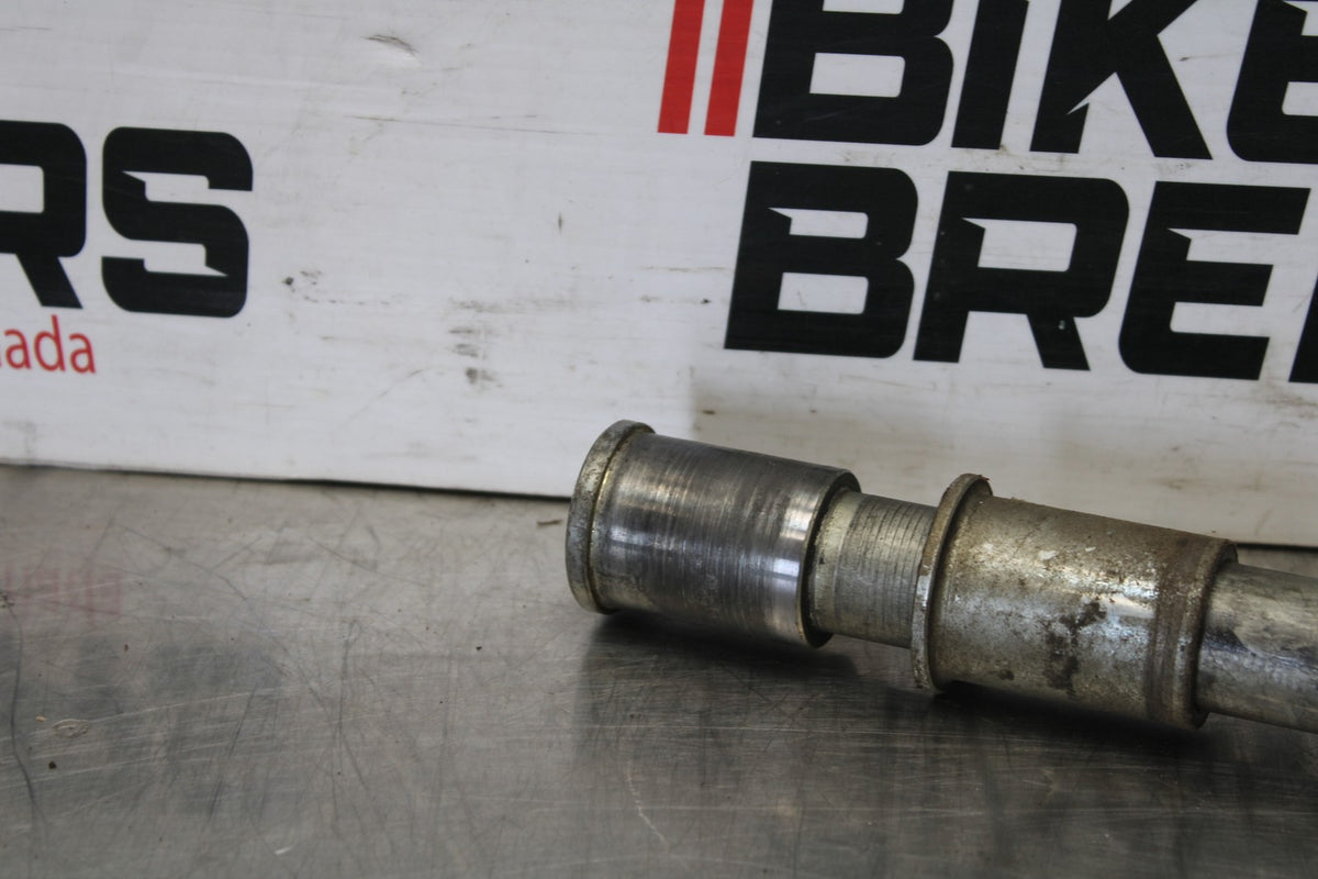 03 KAWASAKI VULCAN 1600 FRONT WHEEL RIM AXLE PIVOT BOLT BB865