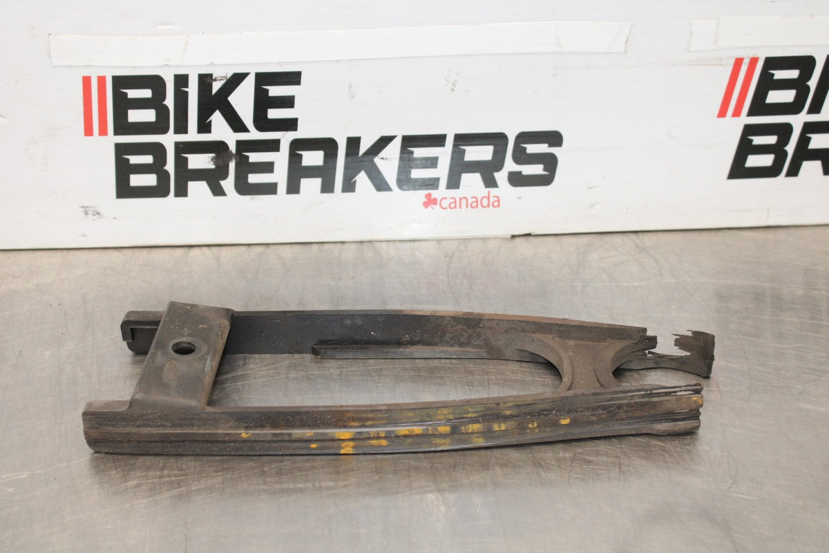 03 YAMAHA YZF R1 SWINGARM CHAIN BUFFER SLIDER GUIDE BB895