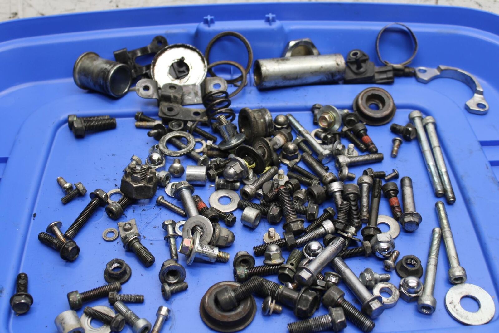 2005 Kawasaki Vulcan 1600 VN1600A Classic ENGINE MISC. BOLTS HARDWARE  BB574