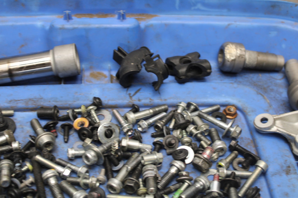 16 DUCATI 959 PANIGALE MOUNTING BOLTS HARDWARE SCREWS BB912